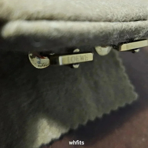 Loewe 835 Stamped Gold Tone Mesh Cufflinks - Picture 5 of 5